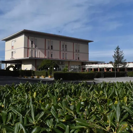 מלון Il Parco - Parking Free & Restaurant -